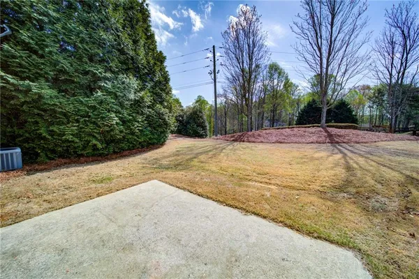 $325,000 | 112 Highland Pointe Circle East, Dawsonville, GA 30534