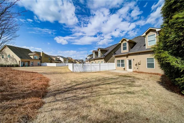 $325,000 | 112 Highland Pointe Circle East, Dawsonville, GA 30534