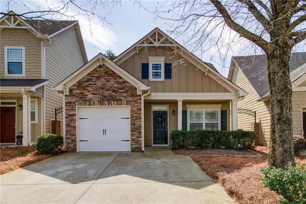 $325,000 | 112 Highland Pointe Circle East, Dawsonville, GA 30534