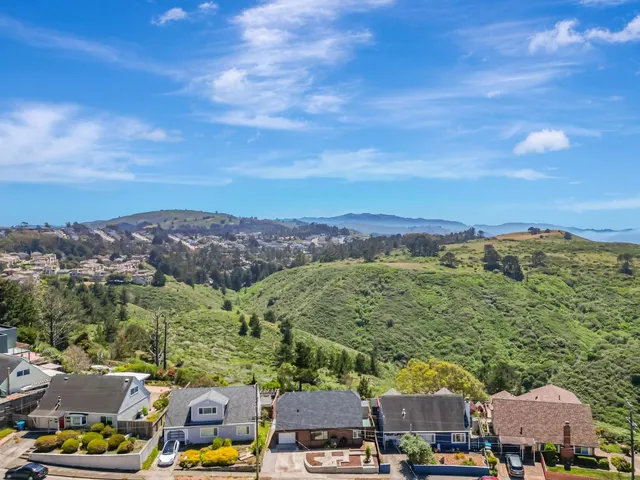 $999,999 | 720 Lockhaven Drive, Pacifica, CA 94044