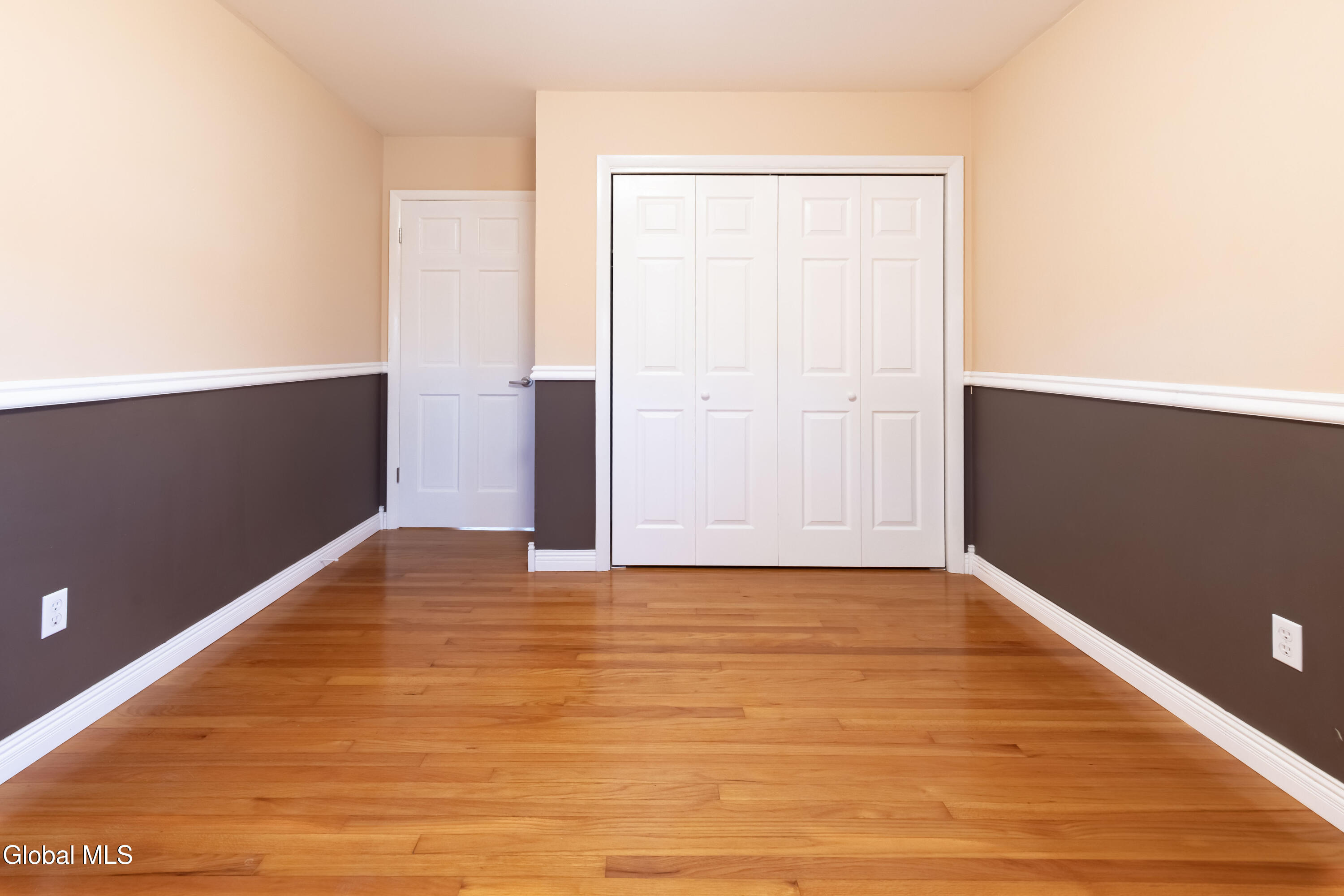 4110 Consaul Road Niskayuna, NY 12304 - Photo 29 of 52 RDP 25-1122 4110 Consaul Rd - Soffan (31