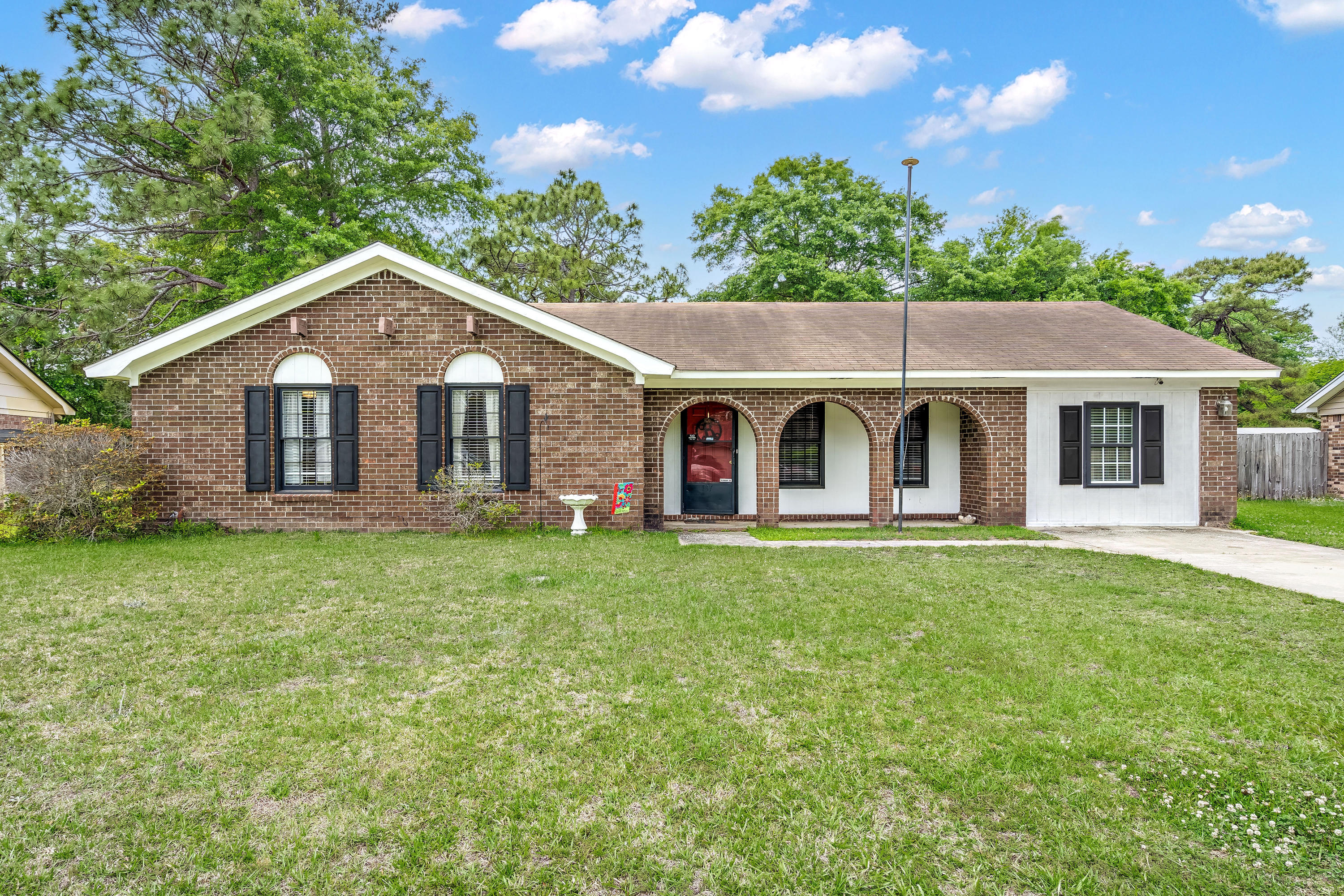 137 Marion Road Summerville, SC 29486 - Photo 1 of 25 1