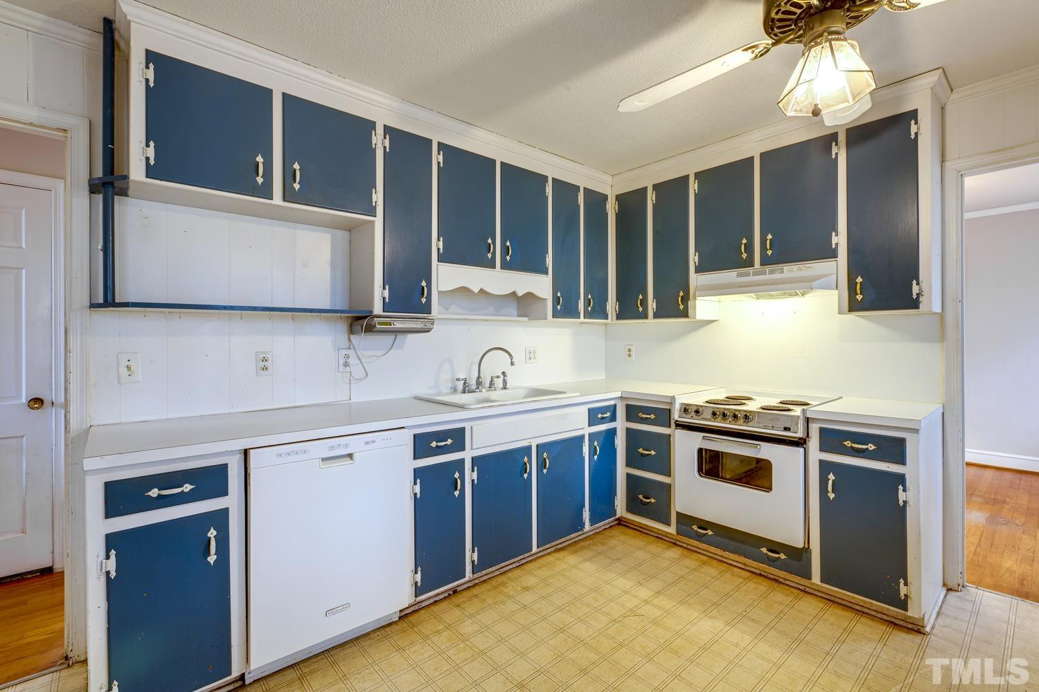 403 Oak Ridge Road Cary, NC 27511 - Photo 8 of 29 Gallery Image 8