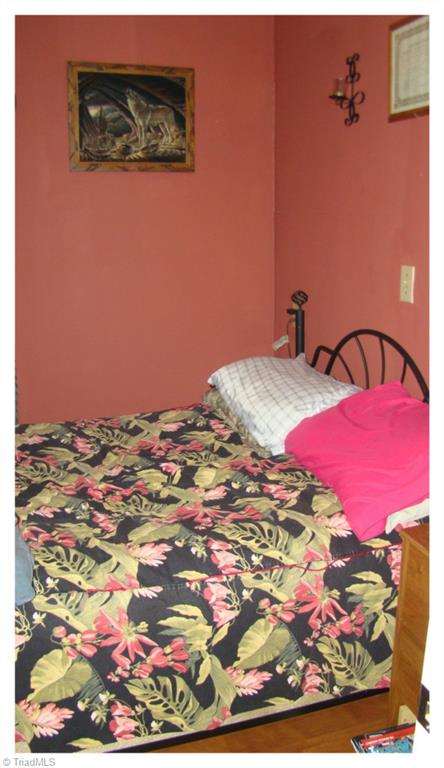 1909 Sheldon Road Greensboro, NC 27405 - Photo 14 of 20 2nd Bedroom