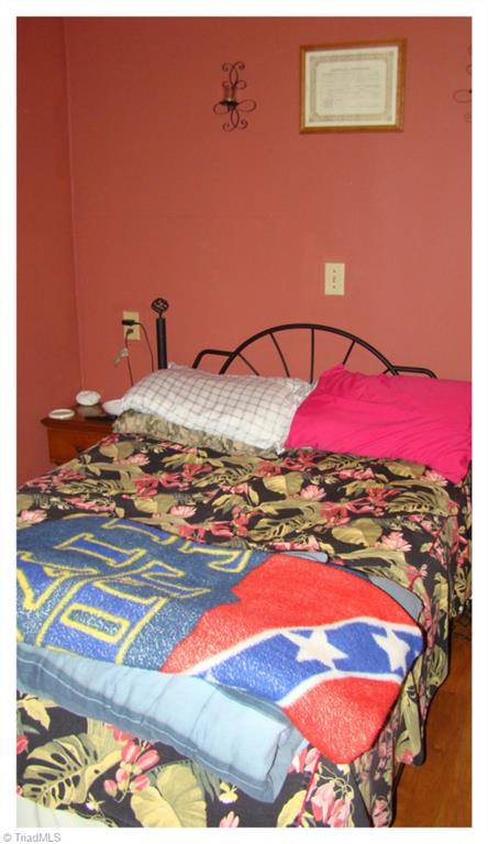 1909 Sheldon Road Greensboro, NC 27405 - Photo 15 of 20 2nd Bedroom