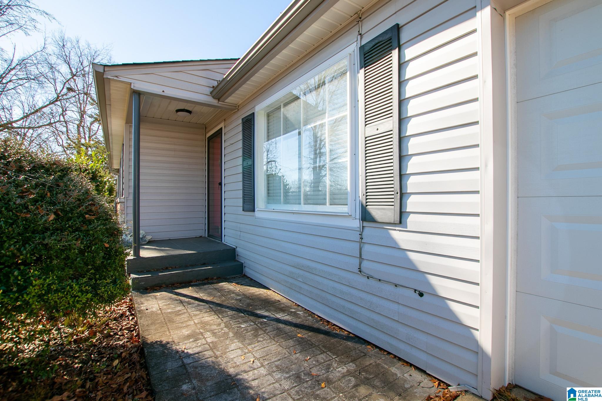 1104 Park Avenue Oneonta, AL 35121 - Photo 3 of 29