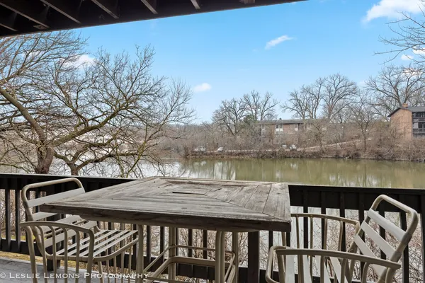 $199,900 | 5525 East Lake Drive, Unit A, Lisle, IL 60532