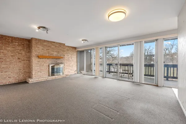 $199,900 | 5525 East Lake Drive, Unit A, Lisle, IL 60532