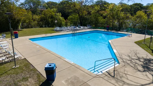 $199,900 | 5525 East Lake Drive, Unit A, Lisle, IL 60532