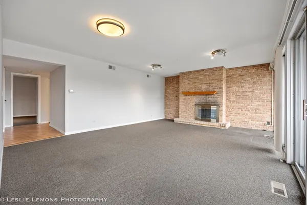 $199,900 | 5525 East Lake Drive, Unit A, Lisle, IL 60532