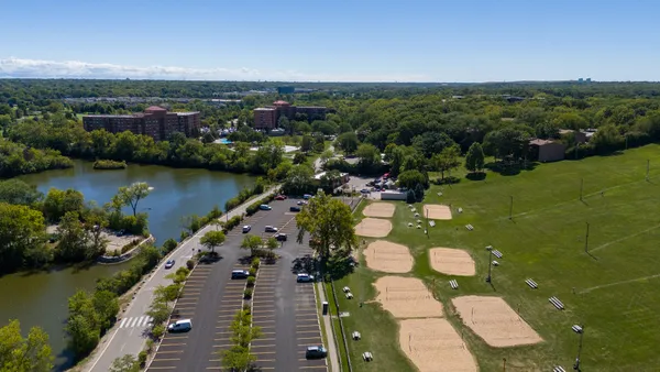 $199,900 | 5525 East Lake Drive, Unit A, Lisle, IL 60532