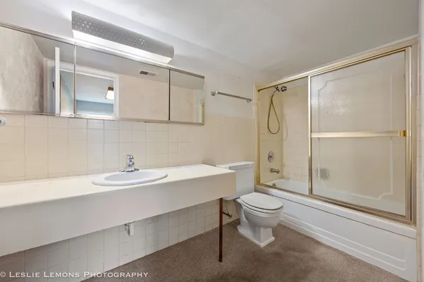 $199,900 | 5525 East Lake Drive, Unit A, Lisle, IL 60532