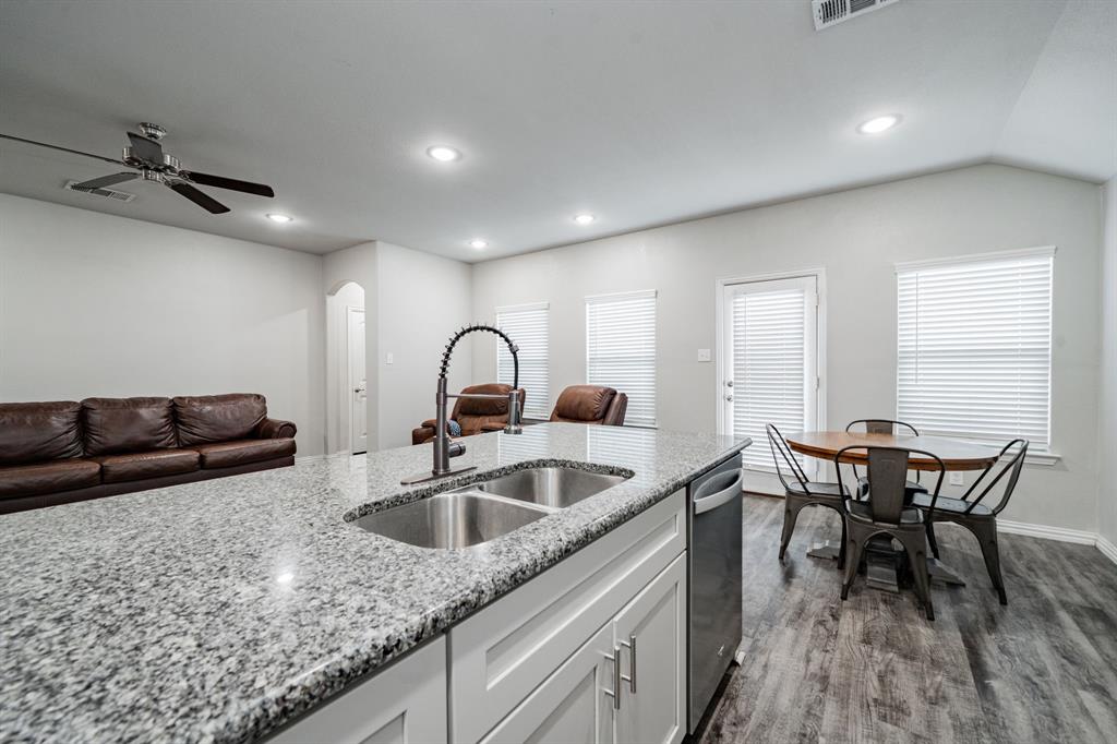 107 Willowbend Loop Mabank, TX 75147 - Photo 13 of 32