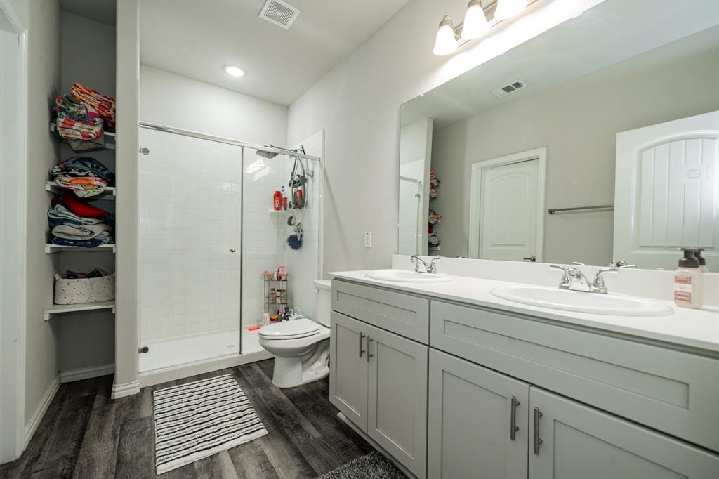 107 Willowbend Loop Mabank, TX 75147 - Photo 19 of 32