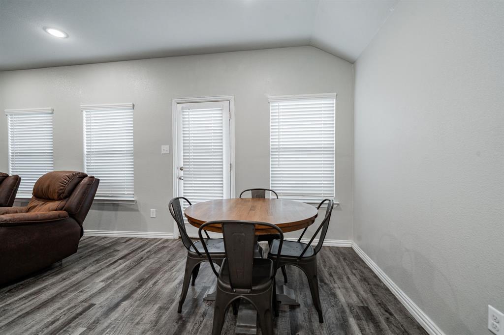 107 Willowbend Loop Mabank, TX 75147 - Photo 5 of 32