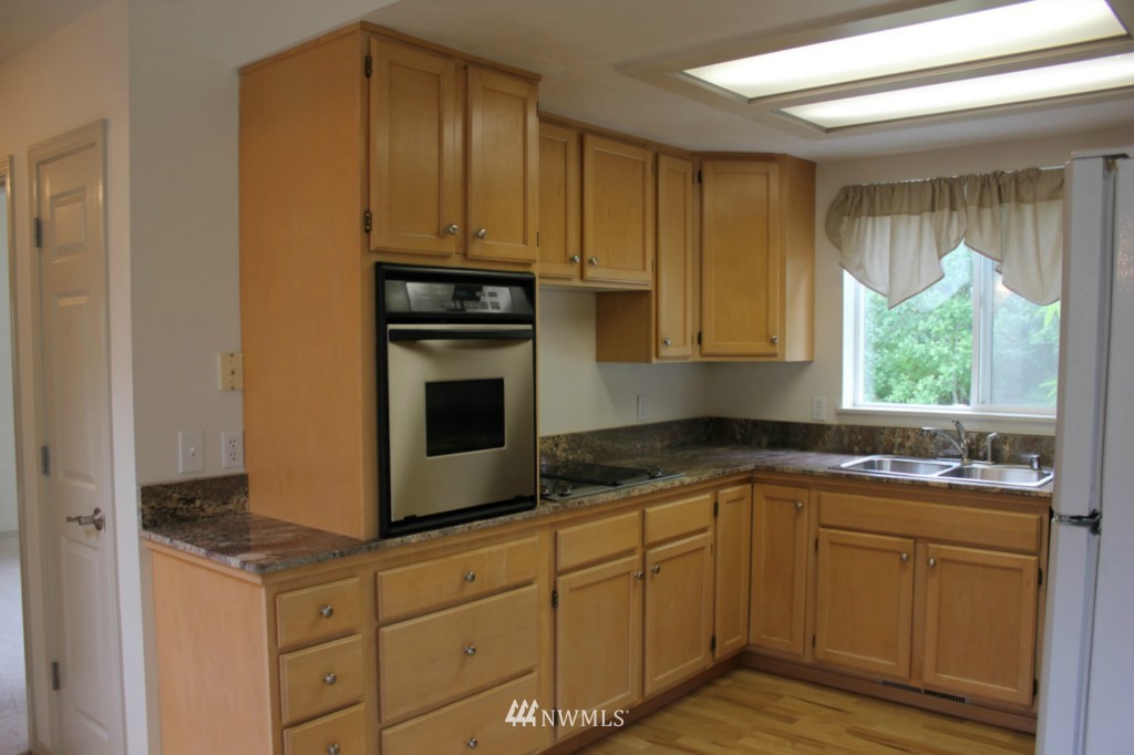 2802 Shannon Point Road Anacortes, WA 98221 - Photo 5 of 16 Gallery Image 5