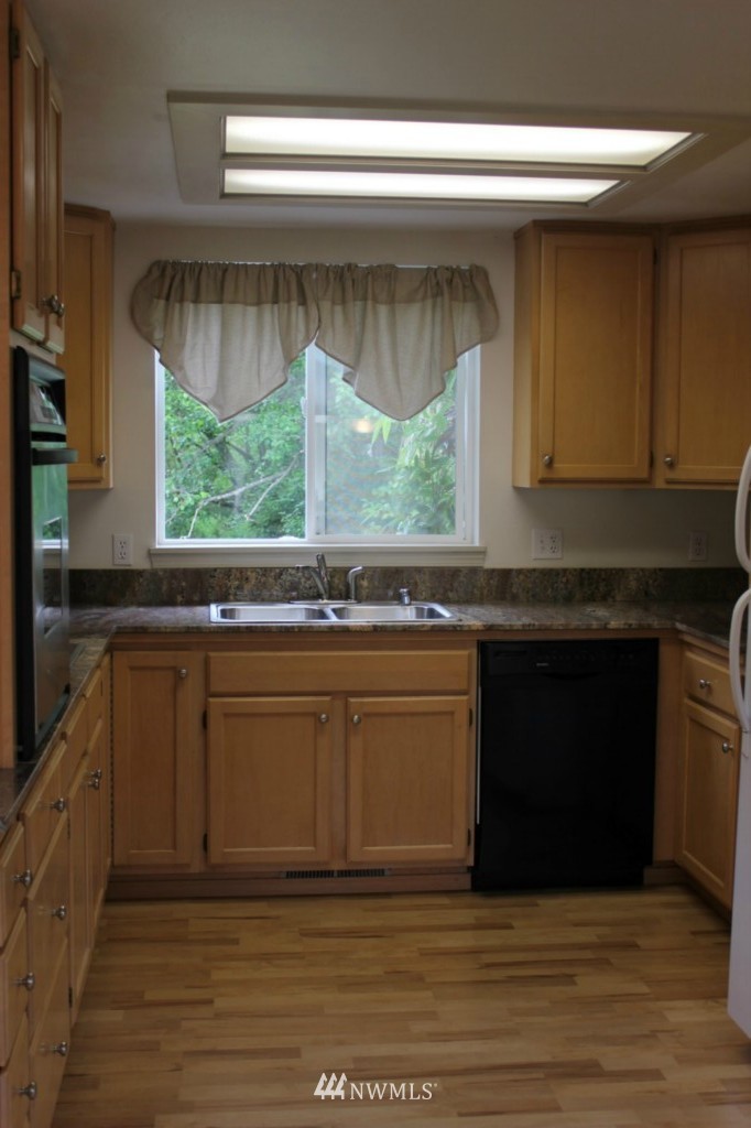 2802 Shannon Point Road Anacortes, WA 98221 - Photo 6 of 16 Gallery Image 6