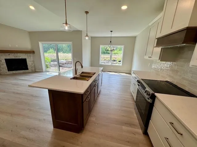 $609,900 | 7703 Stonecrop Way, DeForest, WI 53532