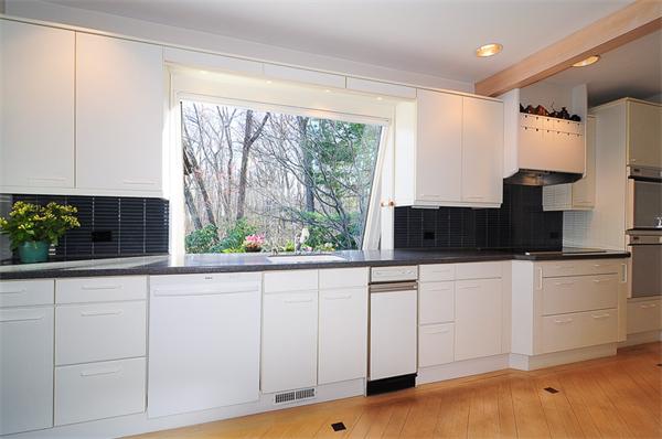 76 Scotch Pine Road Weston, MA 02493 - Photo 10 of 30