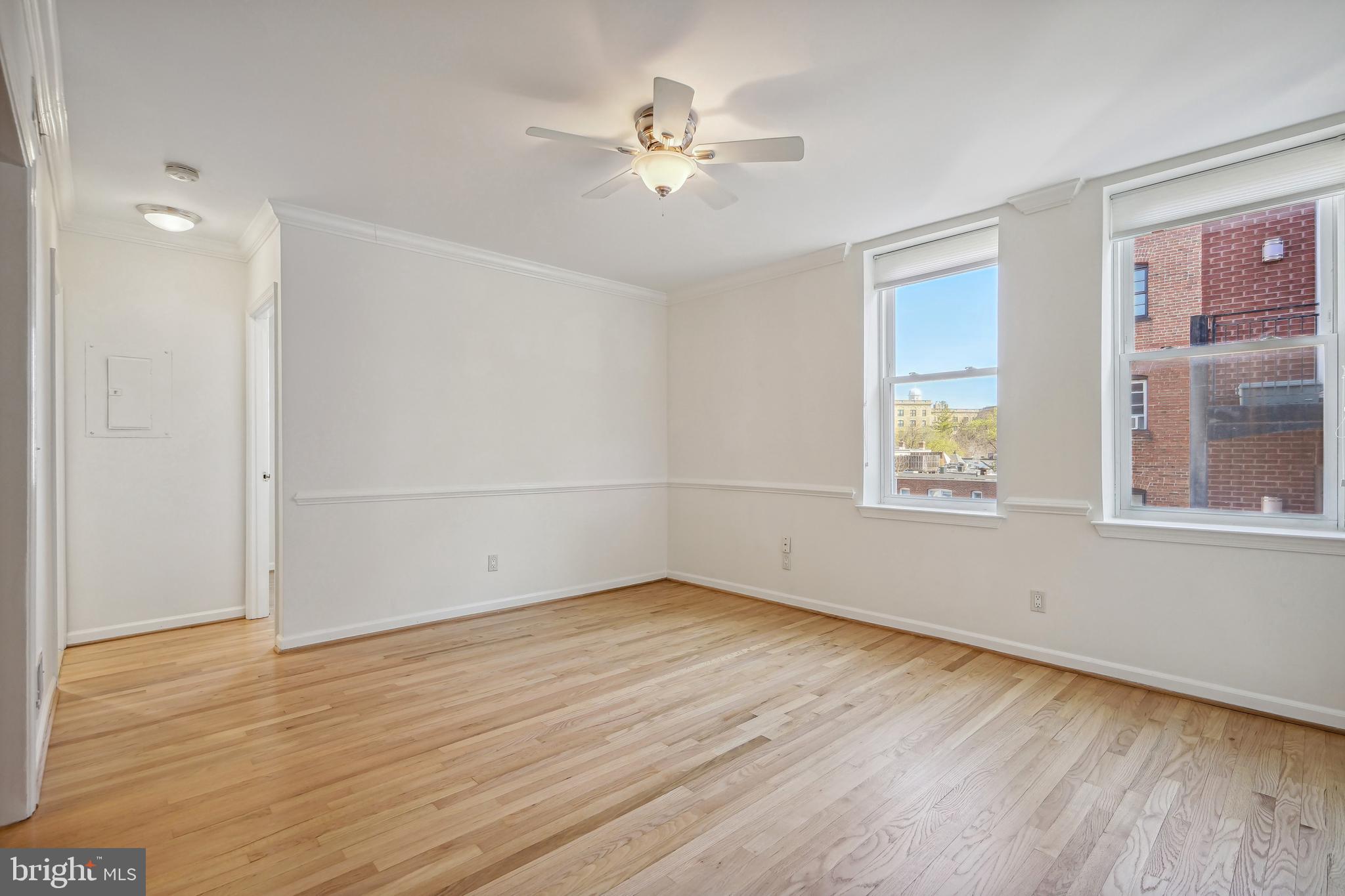 2611 Adams Mill Road Northwest, Unit 307 Washington, DC 20009 - Photo 3 of 16 Living room