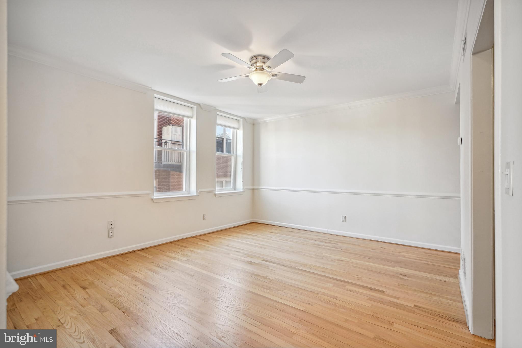 2611 Adams Mill Road Northwest, Unit 307 Washington, DC 20009 - Photo 4 of 16 Living room