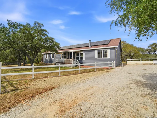 $565,000 | 6267 County Road 251, Hondo, TX 78861
