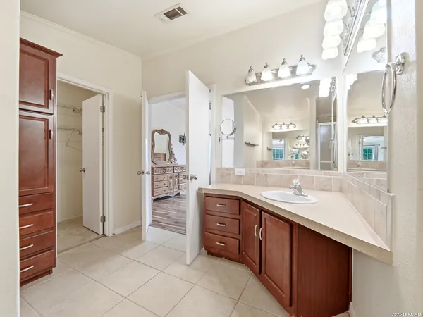 $565,000 | 6267 County Road 251, Hondo, TX 78861