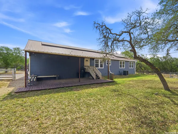 $565,000 | 6267 County Road 251, Hondo, TX 78861