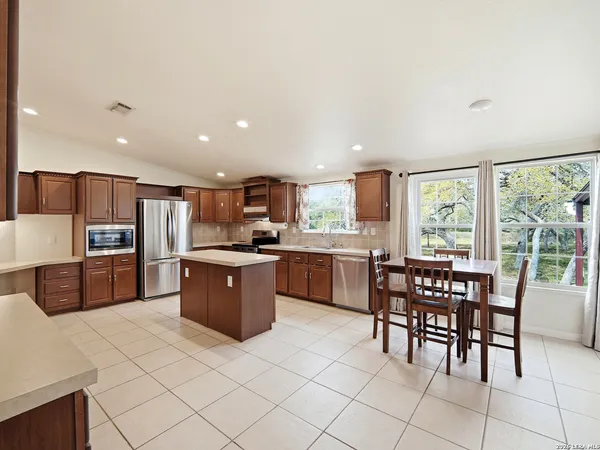 $565,000 | 6267 County Road 251, Hondo, TX 78861