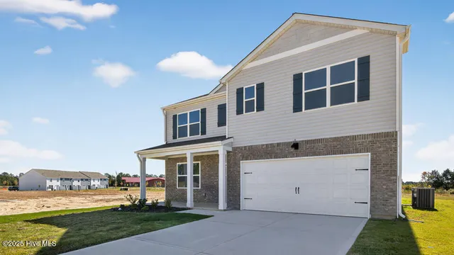 $365,940 | 665 Wilder Bloom Path, Aberdeen, NC 28315