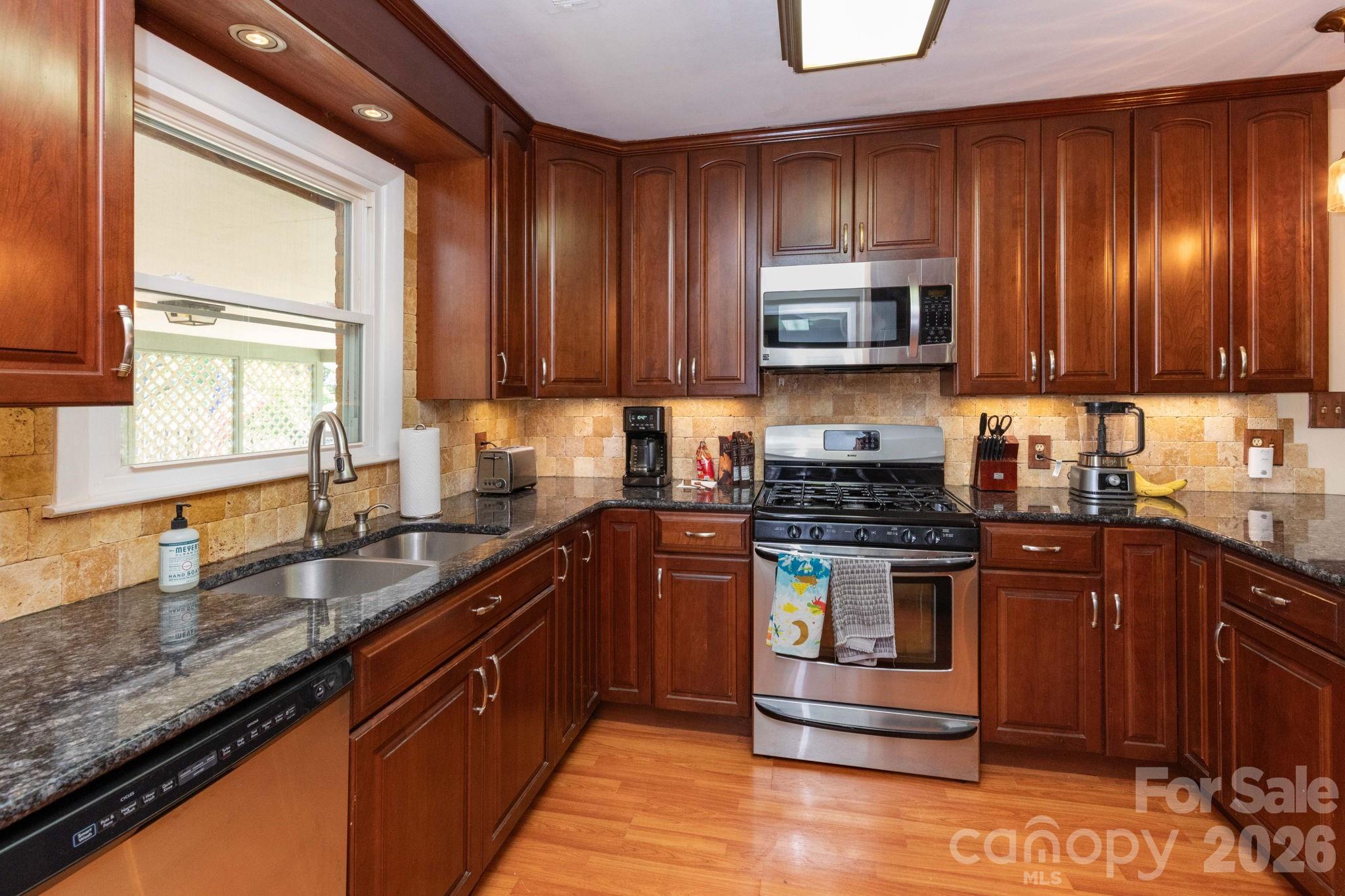 40 Wagon Road Asheville, NC 28805 - Photo 7 of 27