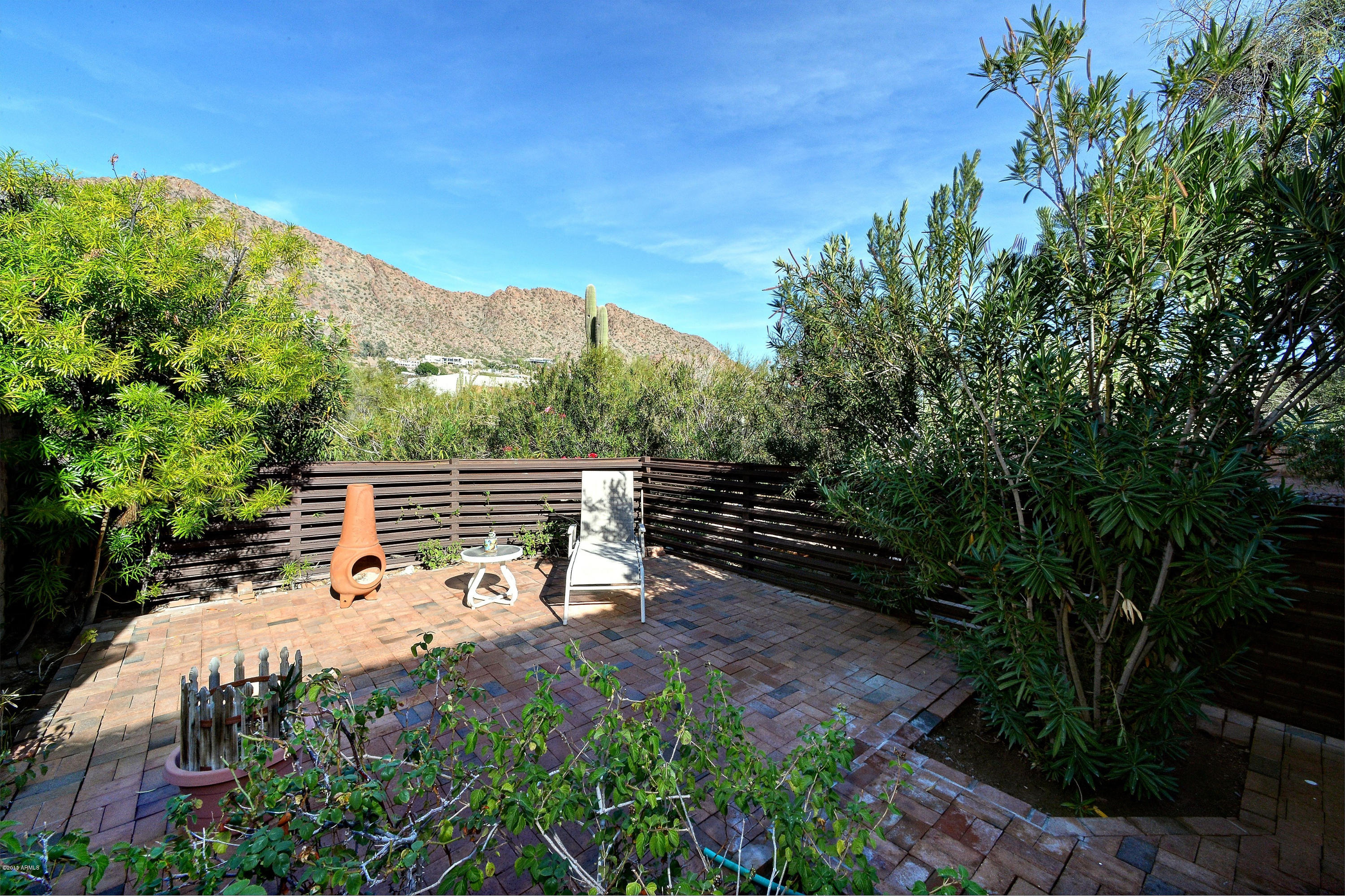 5421 East Camello Road Phoenix, AZ 85018 - Photo 3 of 24 002_Courtyard