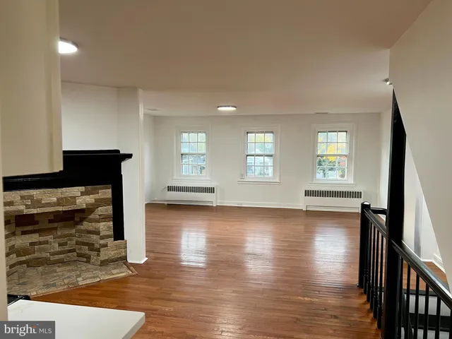 $2,300 | 36 East Main Street, Unit B, Moorestown, NJ 08057