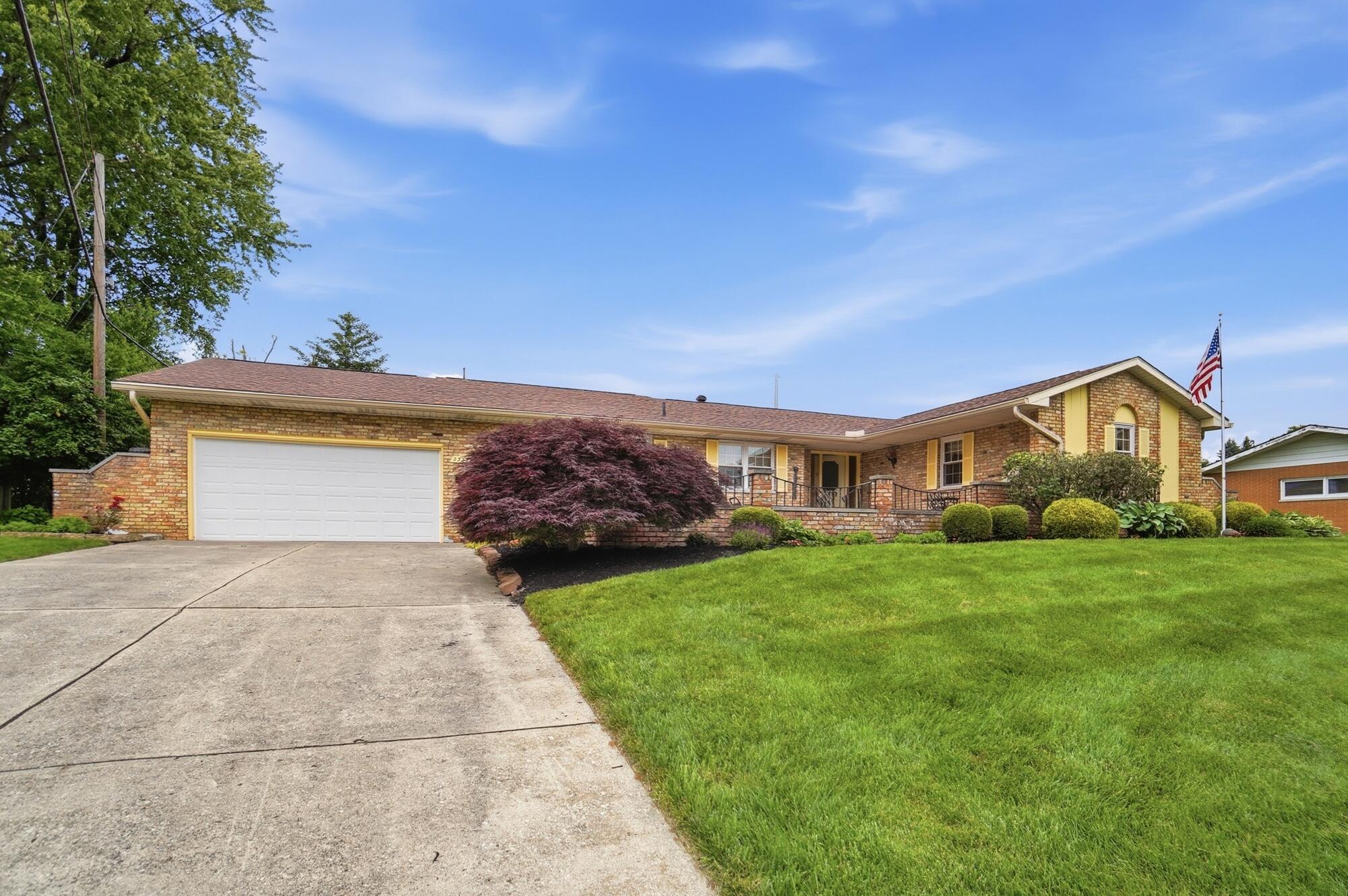 2323 Lilac Drive Springfield, OH 45503 - Photo 2 of 60