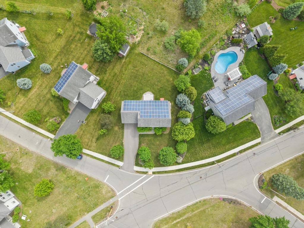 2 Adams Circle Devens, MA 01434 - Photo 4 of 42