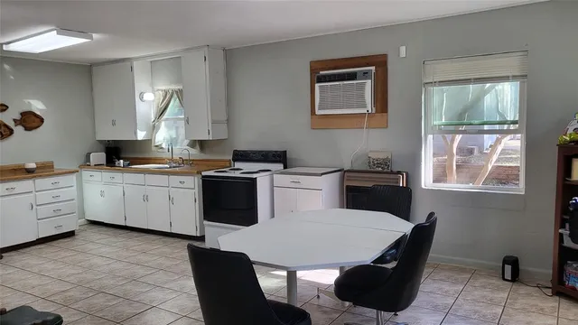 $1,400 | 25208 Old Ferry Road, Spicewood, TX 78669