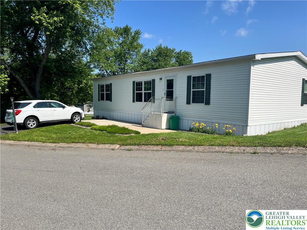102 Restful Road Northampton, PA 18067 - Photo 1 of 26 Gallery Image 1