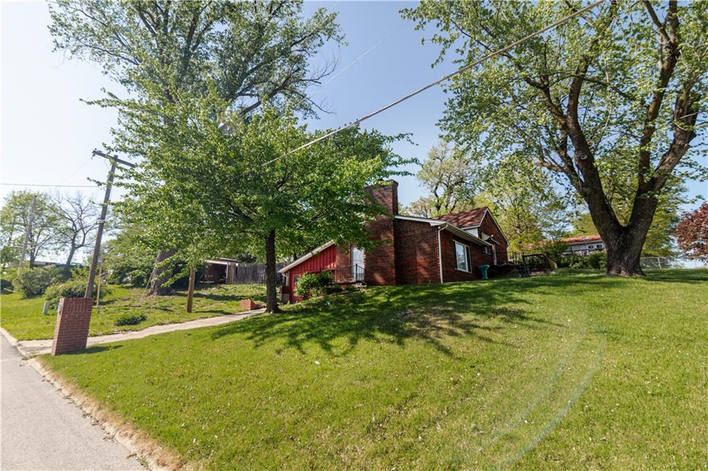 1219 Julia Street Atchison, KS 66002 - Photo 8 of 45
