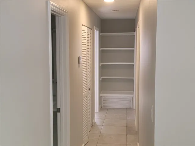 $2,000 | 356 30th Avenue, Vero Beach, FL 32968