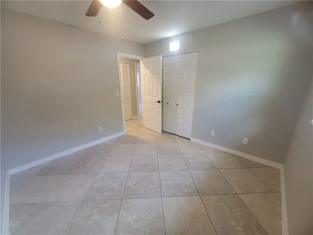 $2,000 | 356 30th Avenue, Vero Beach, FL 32968