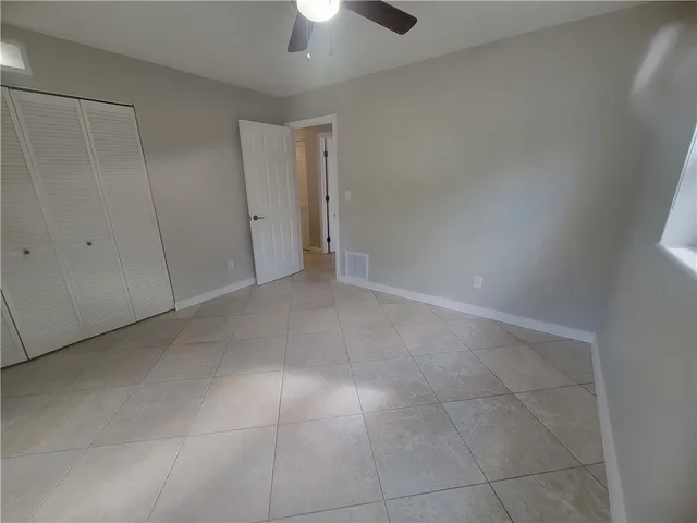 $2,000 | 356 30th Avenue, Vero Beach, FL 32968