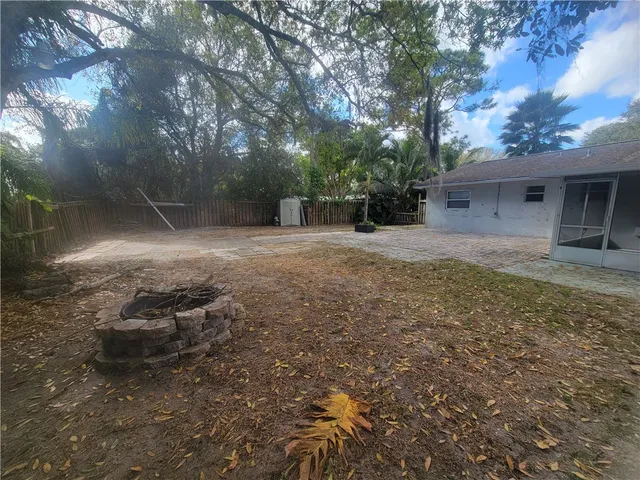 $2,000 | 356 30th Avenue, Vero Beach, FL 32968
