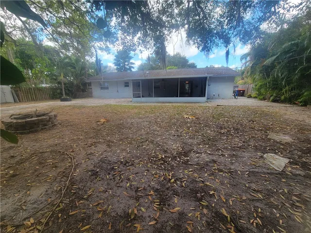 $2,000 | 356 30th Avenue, Vero Beach, FL 32968