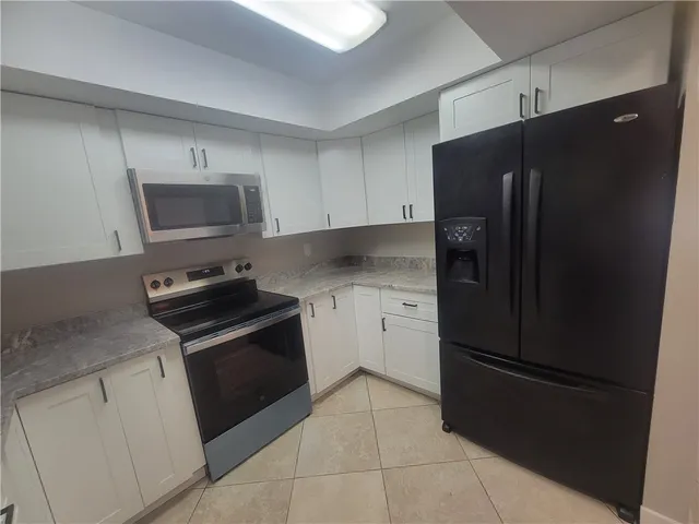 $2,000 | 356 30th Avenue, Vero Beach, FL 32968