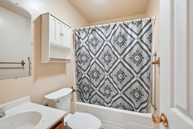 $255,000 | 847 5th Avenue, Troy, NY 12182