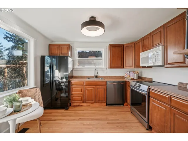 $399,000 | 311 Northeast 92nd Place, Portland, OR 97220