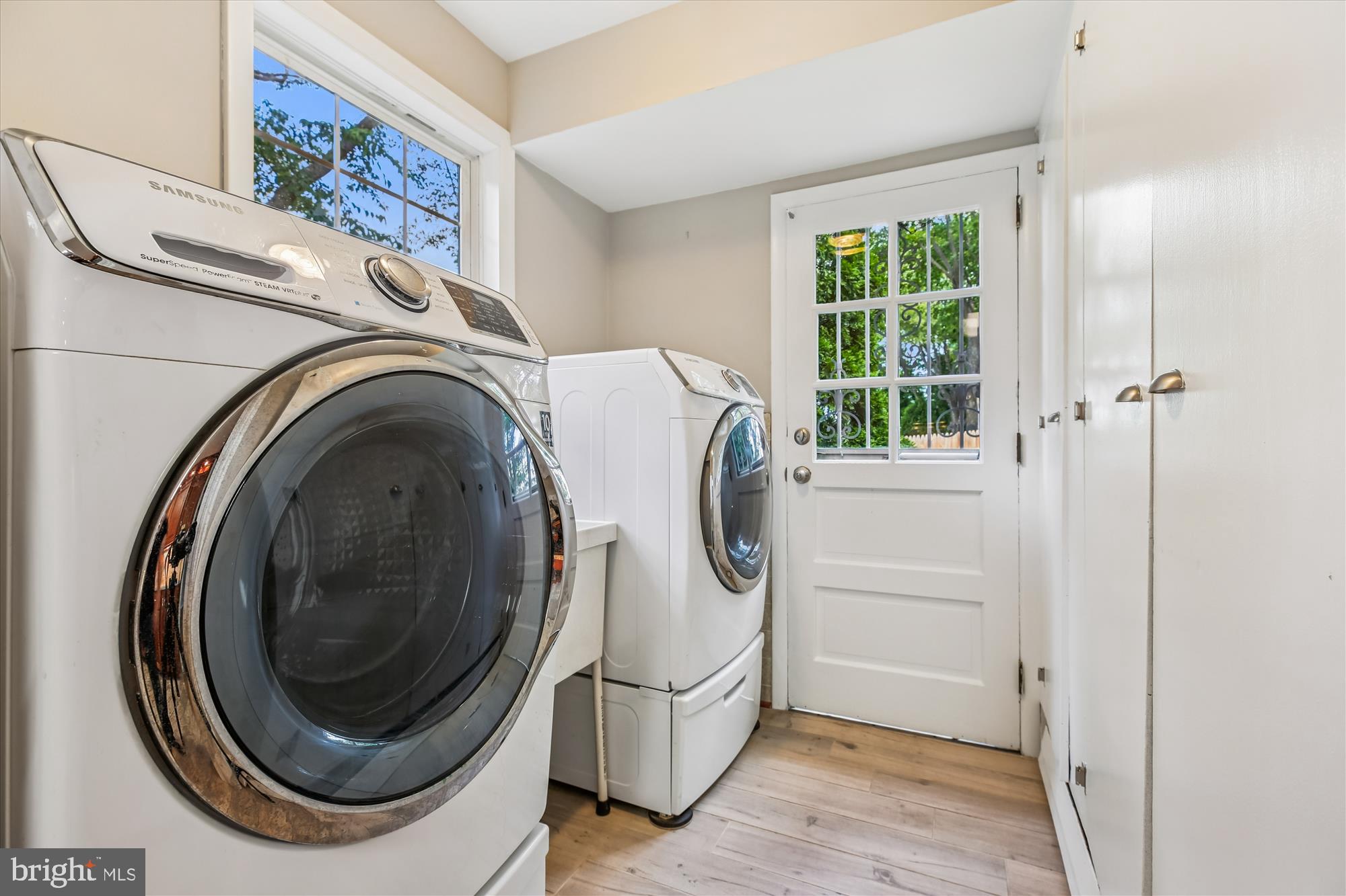 11803 Eden Road Silver Spring, MD 20904 - Photo 15 of 45 a utility room with dryer and washer