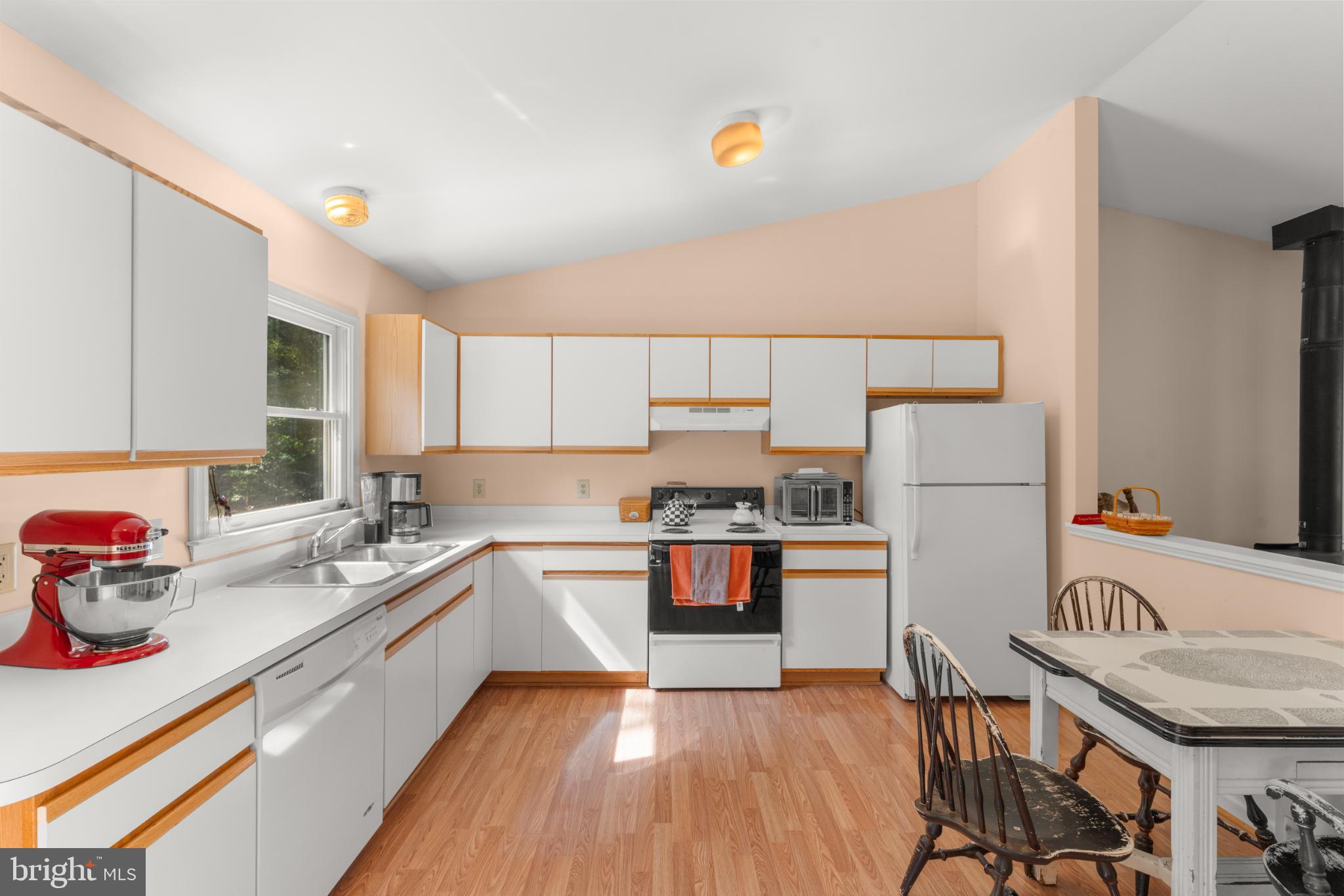 13175 Tower Road Unionville, VA 22567 - Photo 18 of 37 Bright and inviting kitchen with modern charm.