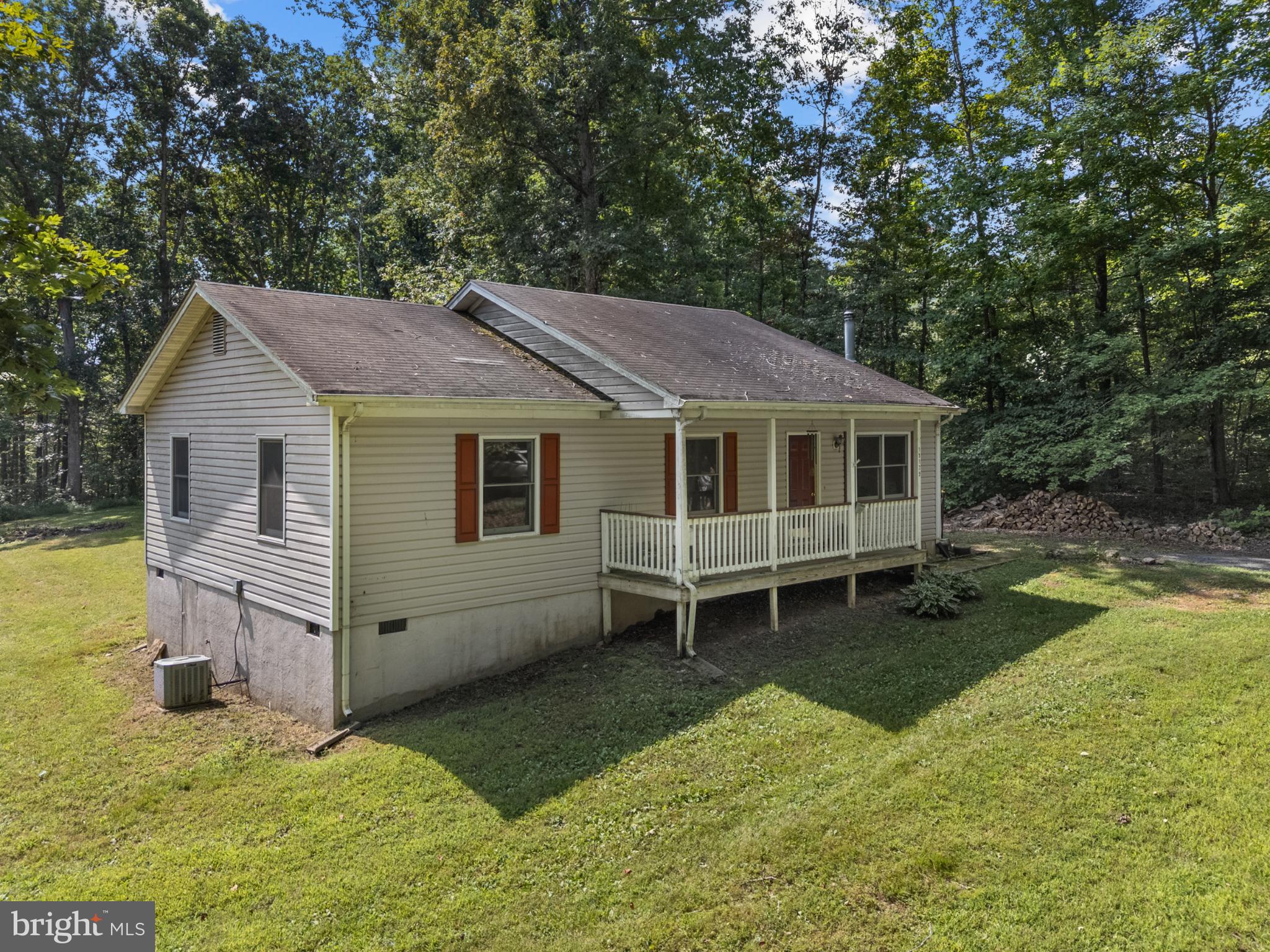 13175 Tower Road Unionville, VA 22567 - Photo 3 of 37 Charming home nestled in serene woods.