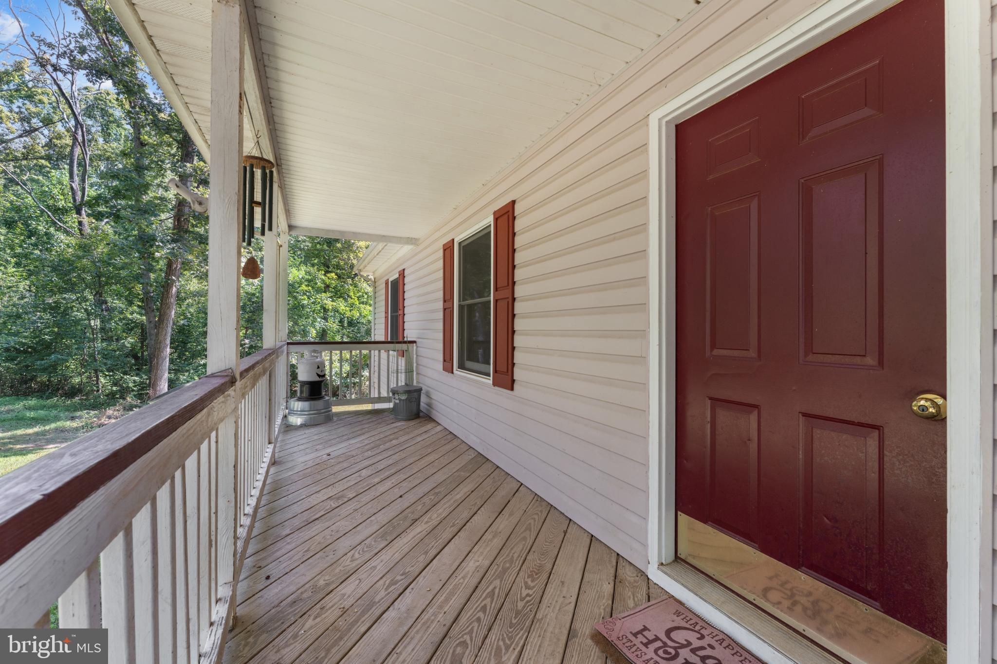 13175 Tower Road Unionville, VA 22567 - Photo 6 of 37 Charming porch inviting you home.